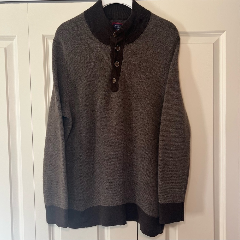 UNTUCKit men’s 100% extra fine merino wool button close pullover. Size XL.